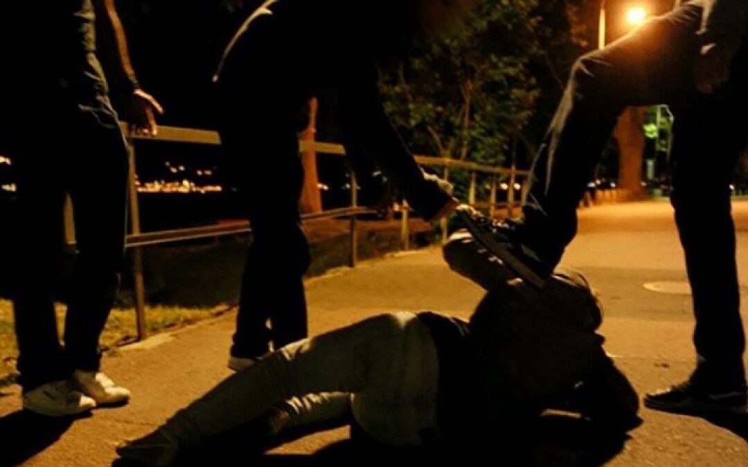 ‘Stai parlando con la pischella sbagliata’: 22enne di Treviso massacrato di botte a Piazza Bologna