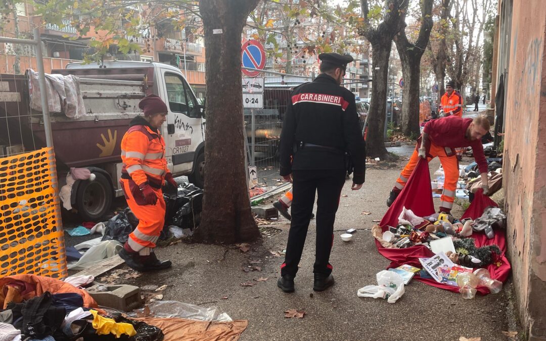 Ostia, operazione antidegrado dei Carabinieri, multate 4 persone