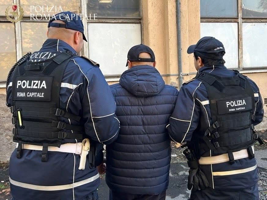 Turista 24enne sequestrata e violentata da un dipendente di un locale. Arrestato 45enne