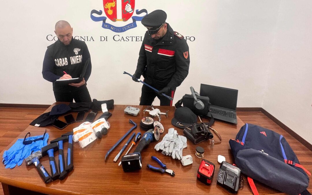 Fermata dai Carabinieri la ‘banda degli appartamenti’: 5 persone arrestate per furto