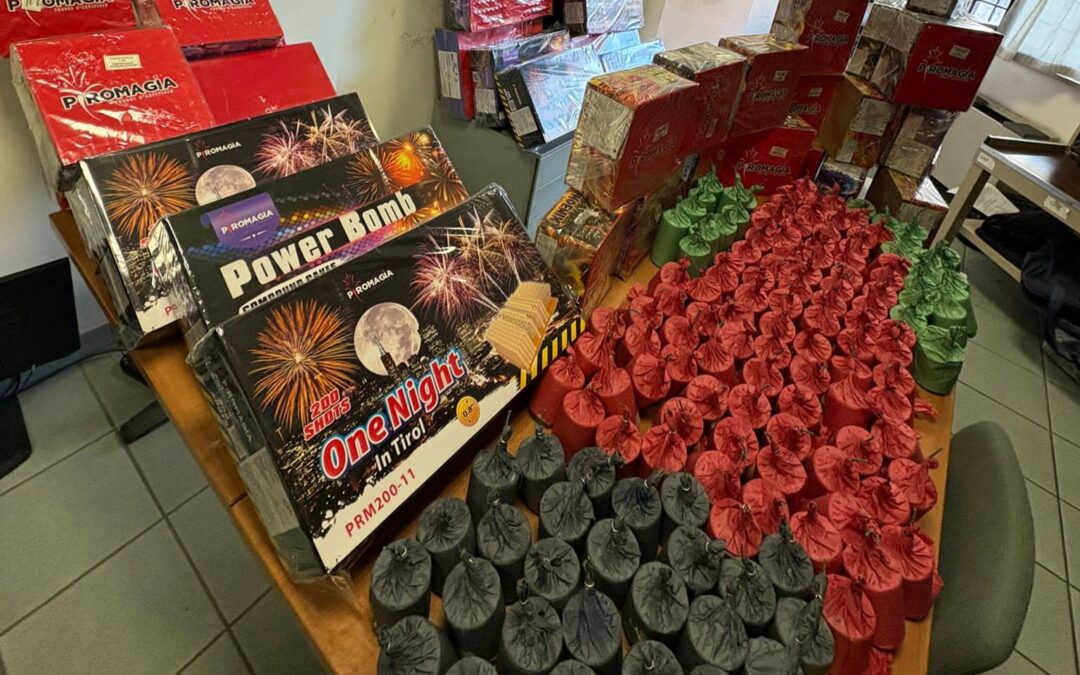Carabinieri sequestrano 140 chili di fuochi d’artificio illegali. 3 persone denunciate
