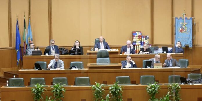 Lazio, in Consiglio Regionale confronto sugli emendamenti alla manovra