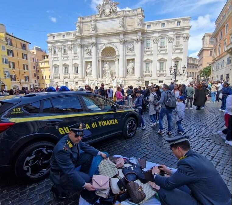 Sequestrati dalla Guardia di Finanza migliaia di ‘falsi’ tra giocattoli, borse e accessori. 5 denunciati