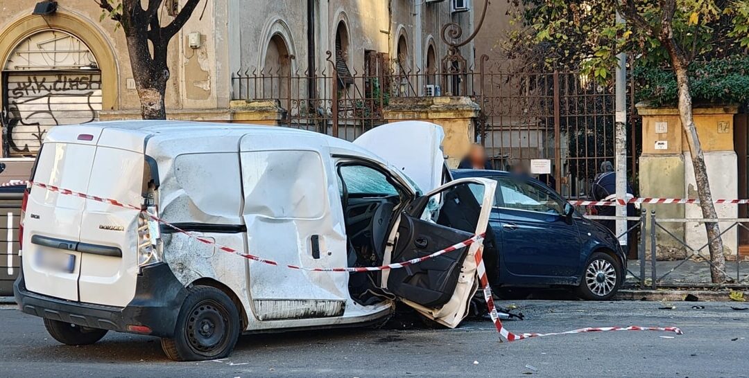 Trastevere, scontro tra due auto in via Ettore Rolli, muore un 67enne