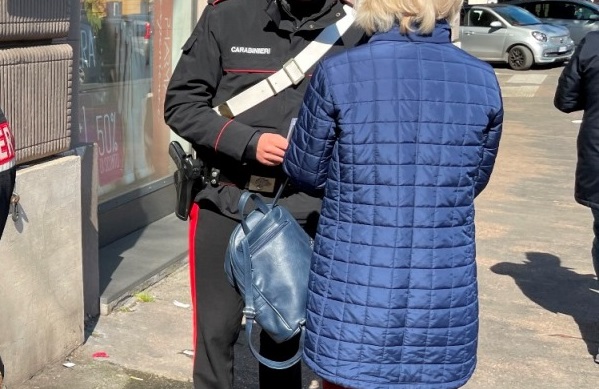 Il “Regalo di Natale” dei Carabinieri dell’Aventino, ritrovata nonna Mina tra i banchi del mercato