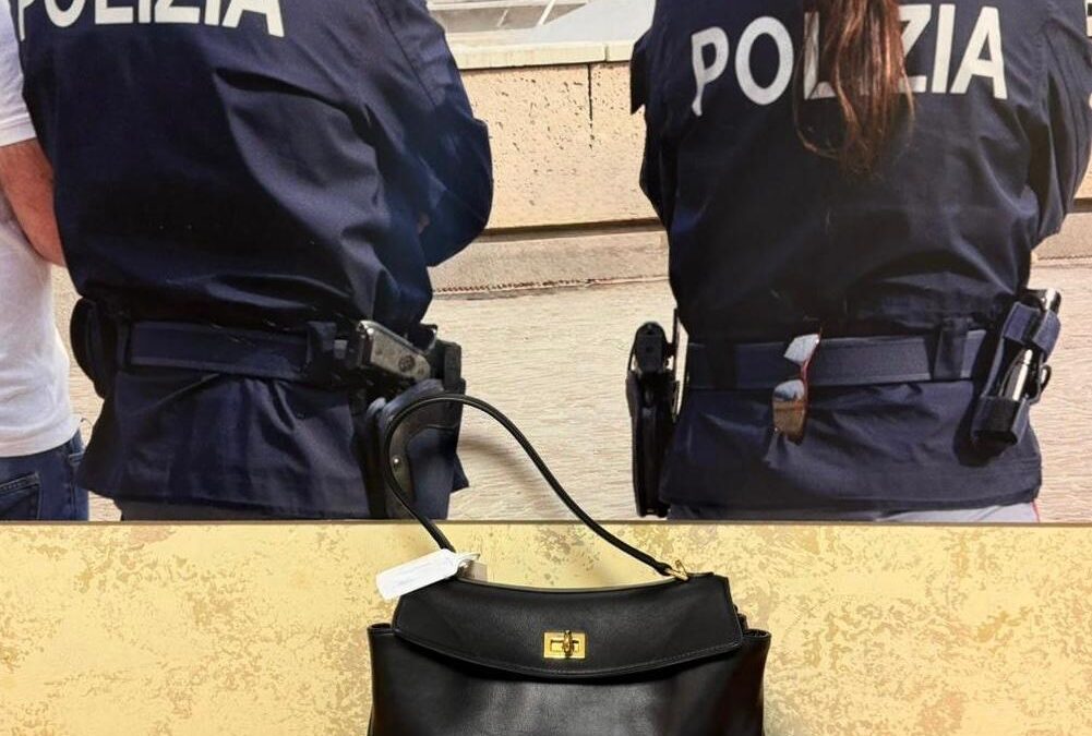 Ruba borsa griffata e la vende on-line. Corriere 37enne denunciato per ricettazione dalla Polizia