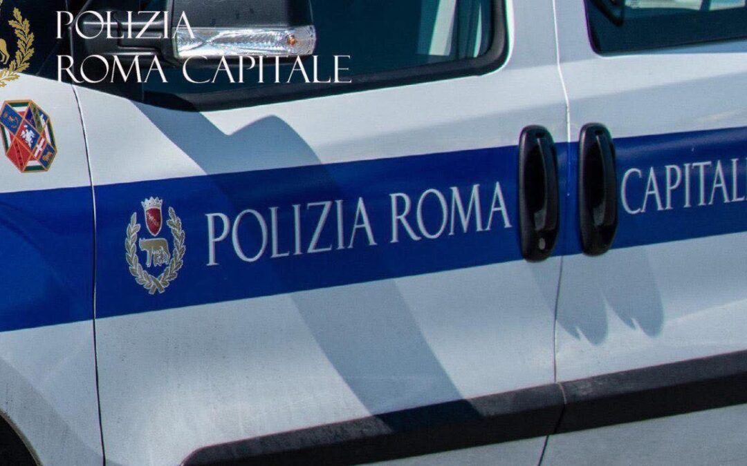 Minaccia i passanti con una bottiglia di vetro rotta e tenta la fuga in metro: bloccato e arrestato