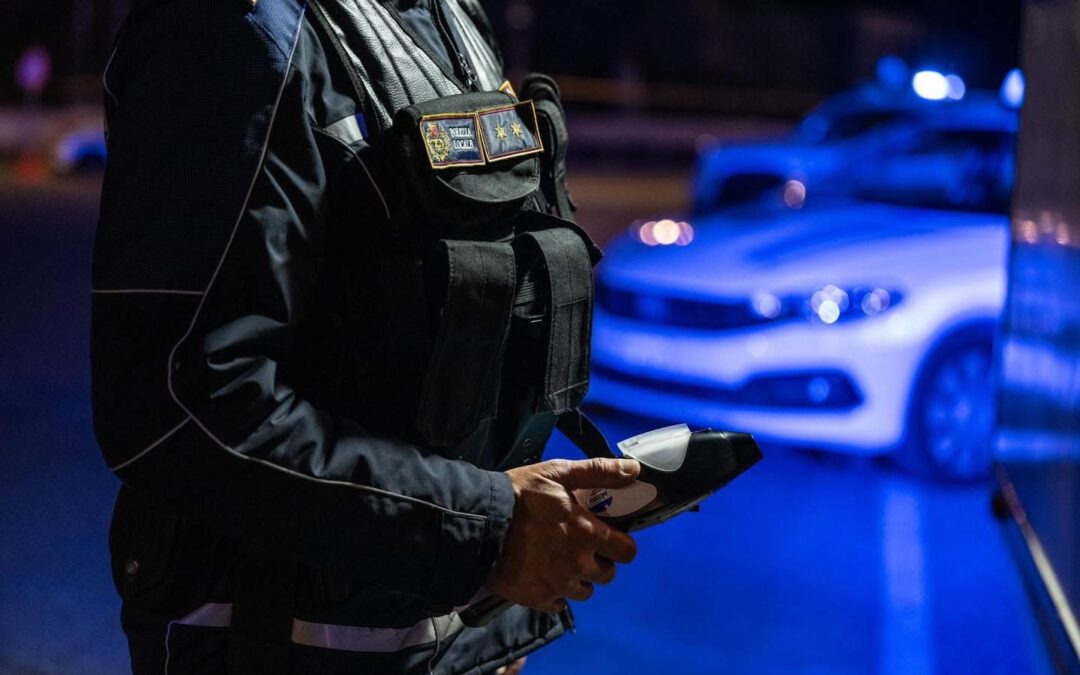 Fugge dopo aver causato un incidente stradale con feriti. Fermato dalla Polizia Roma Capitale