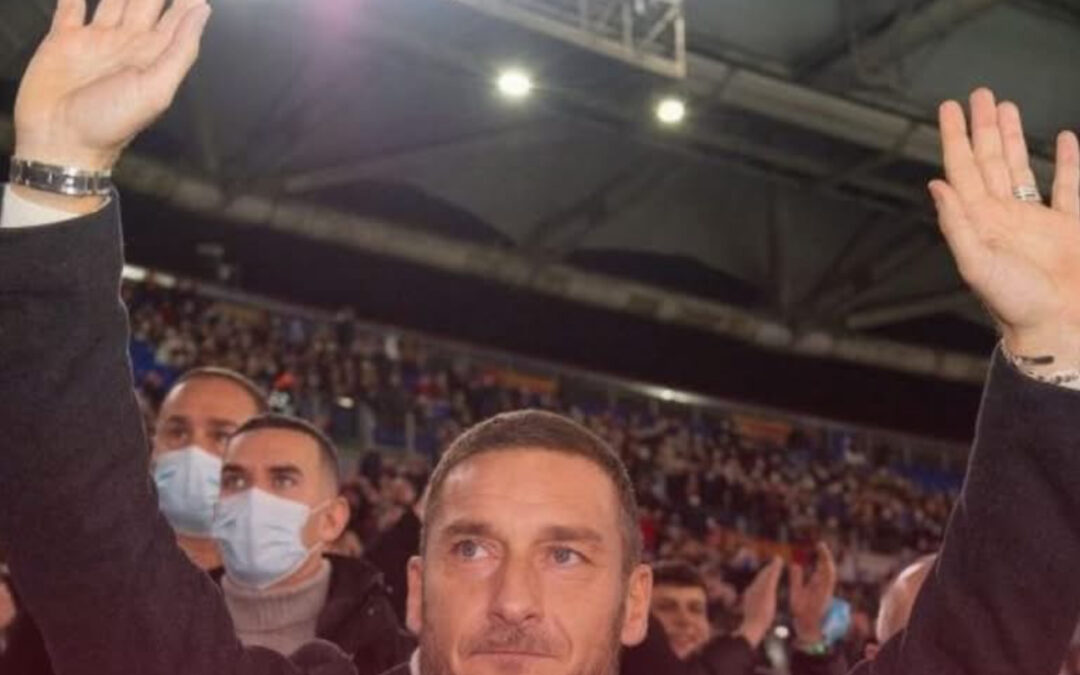 Roma-Stoccarda, Totti torna in tribuna all’Olimpico dopo due anni