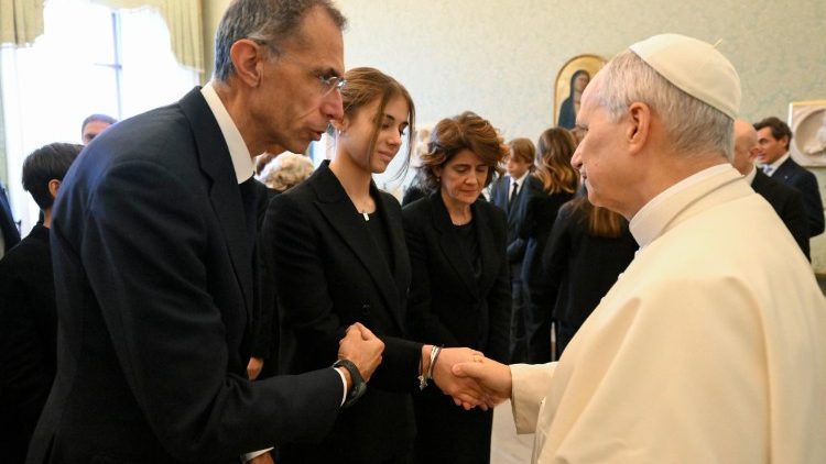 Il Papa incontra le famiglie delle vittime di Crans-Montana: “Tanto dolore, sono commosso”