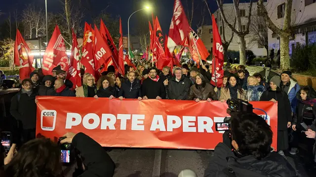 Manifestazione della Cgil a Primavalle in risposta ai colpi d’arma da fuoco sparati contro la sede