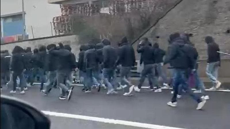 Roma, dopo gli scontri in A1 trasferte vietate ai tifosi fino al termine della stagione