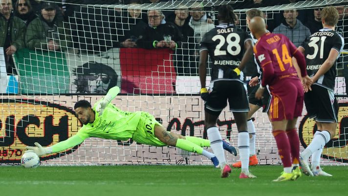 Roma sconfitta a Udine, decide una punizione (deviata) di Ekkelenkamp: 1-0