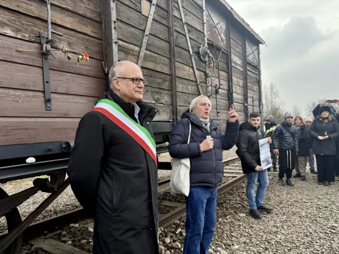 Shoah, Gualteri ad Auschwitz: “Abisso in cui l’umanità può arrivare, non smarriamo la memoria”