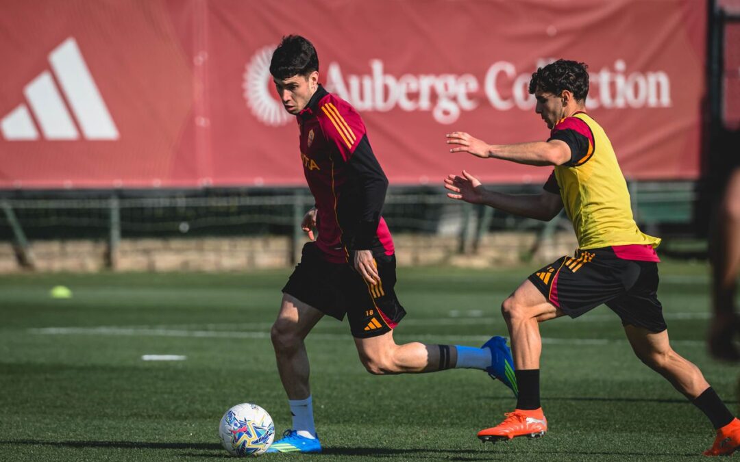 Roma, Soulè è tornato ad allenarsi in gruppo. Probabile convocazione con l’Inter