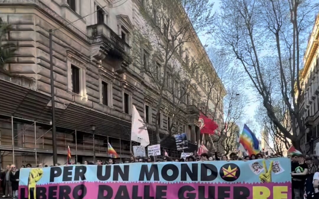 Al corteo “No Kings” oltre 300mila persone al grido “Un modo libero dalle guerre”