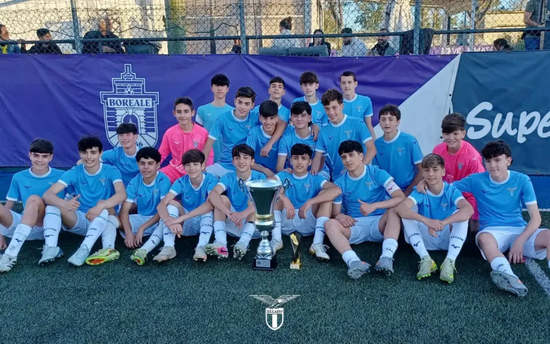 Lazio, la squadra Under 14 Pro alza al cielo la coppa più grande del trofeo Boreale 80