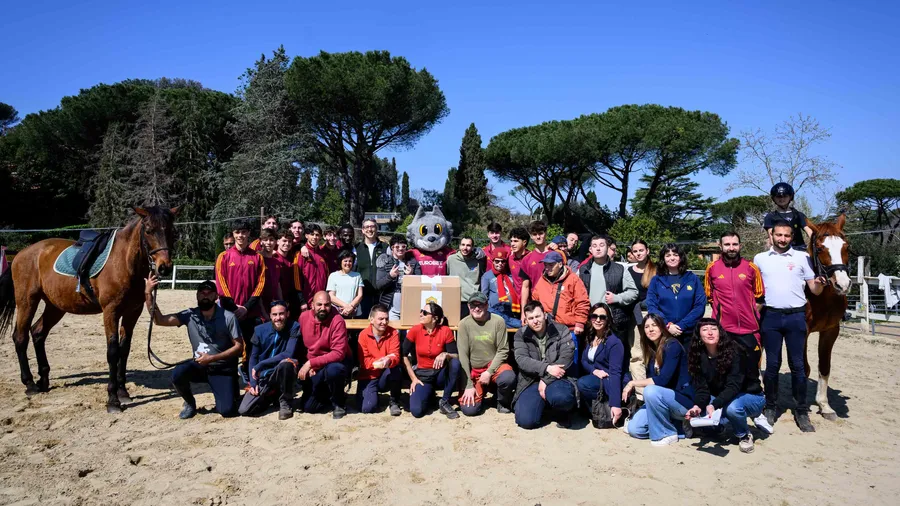 Roma, “Giornata per la Consapevolezza sull’autismo”: delegazione in visita all’Associazione Ciampacavallo