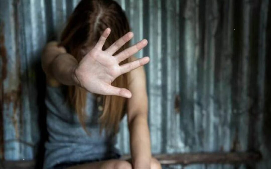 Marino, 16enne violentata davanti all’amica: arrestato un uomo di 30 anni