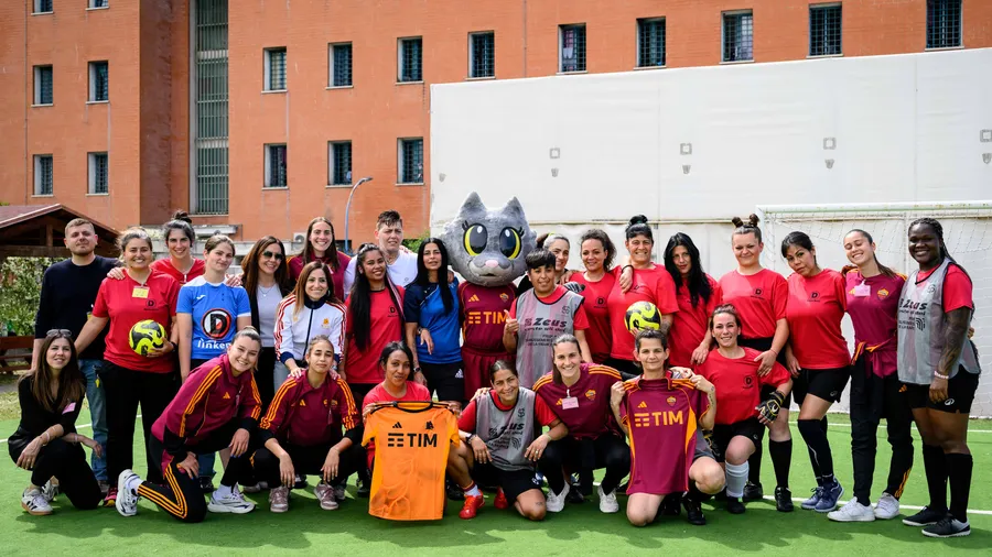 Roma Women, le calciatrici incontrano le detenute del carcere di Rebibbia