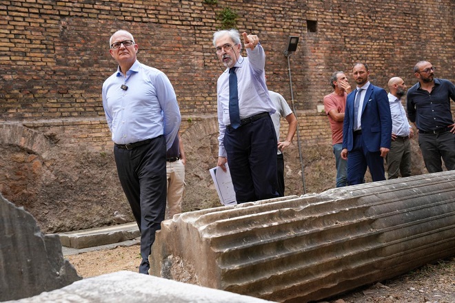 Riapre l’area archeologica di via delle Botteghe Oscure: restaurato l’antico tempio romano