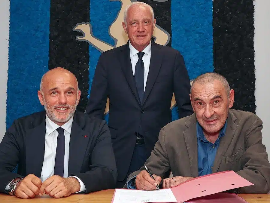 L’ex Lazio Maurizio Sarri è ufficialmente l’allenatore dell’Atalanta: firmato triennale