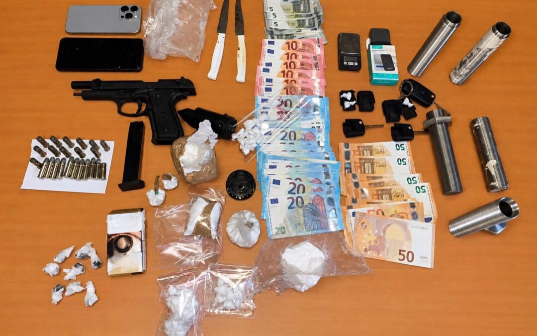 Cocaina nei telecomandi e hashish in frigo: Polizia arresta un 20enne a Pietralata