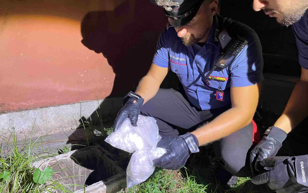 Controlli dei Carabinieri, sequestrati crack, cocaina e hashish. 8 arresti